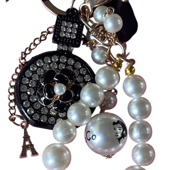 Pearl Luxury Keychain Crystal Perfume Bottle Pendant Car Wallet Handbag Key Ring - Picture 8 of 9